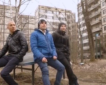 Лепнаха глоба на шофьор, натресен отзад от полицейска кола ВИДЕО