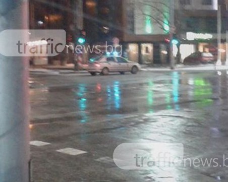 Полиция окупира ключово кръстовище заради пътен инцидент СНИМКИ