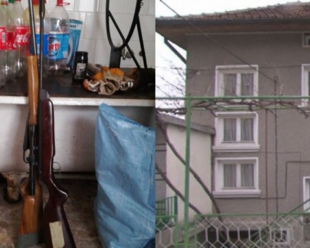 Въоръженият мъж, барикадирал се в дома си във Велинград, остава в ареста