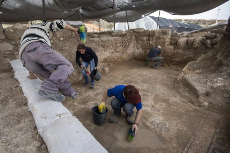 Копаят за метро в Солун, а откриха древен град