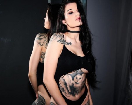 Дъщерята на Кичка Бодурова показа татуировките си в секси кадри СНИМКИ