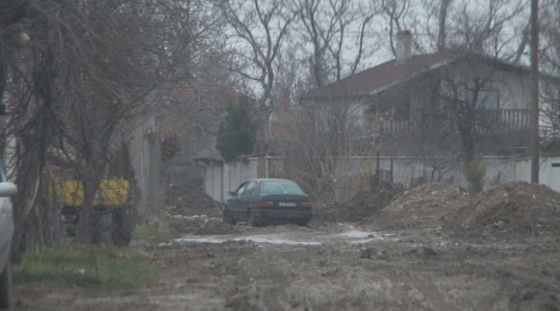 Десетки души в пловдивско село останаха без достъп до домовете си