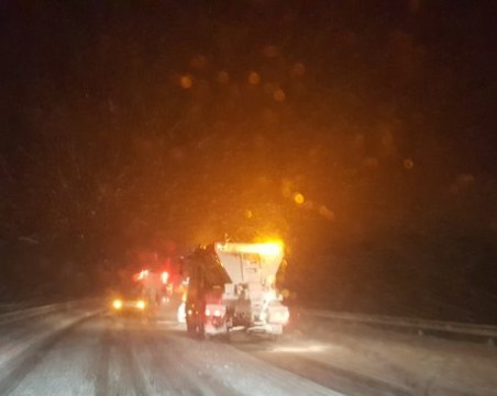 Два тира се завъртяха на магистрала Тракия, екипи на полицията са на мястото