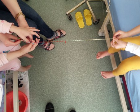 Малките пациенти в пловдивска болница направиха мартеници СНИМКИ