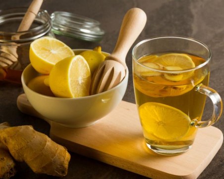 Пиенето на вода в лимон сутрин вреди на зъбите