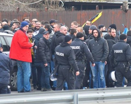 Шестима бултраси са задържани за 24 часа, проверяват ги за побоя