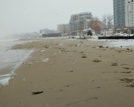 След Южния! Морето погълна и Северния плаж в Слънчев бряг
