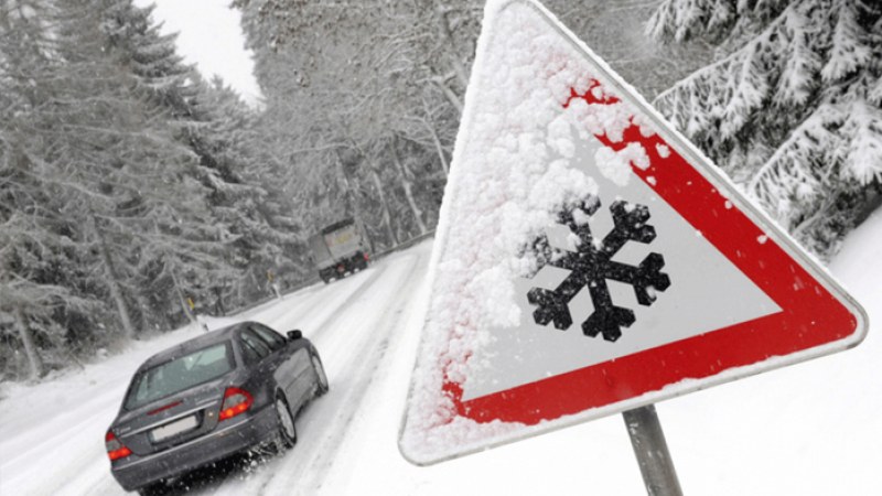 Обърнете внимание на тези неща, ако ви чака път при лоши зимни условия