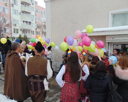 Вятърът отнесе 169 балона в подкрепа на редките болести в пловдивския кв. “Тракия“ ВИДЕО и СНИМКИ