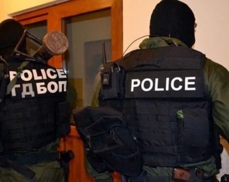 Задържаха бивши кметове заради сделка за боклука