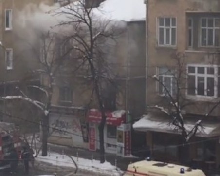 Жена е загинала при пожар, две пожарни се борели с огъня