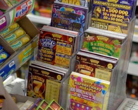 Кандидат милионер: Апаш задигна 300 лотарийни билета от магазин край Пловдив