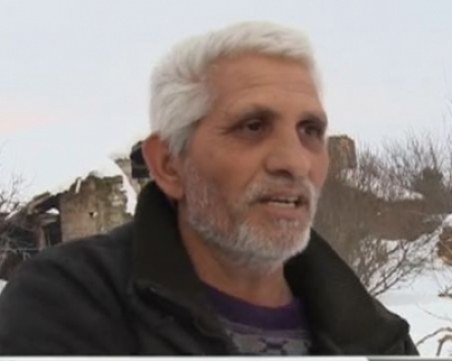 Майка на ученичка нападна учителка с метла заради забележка в час