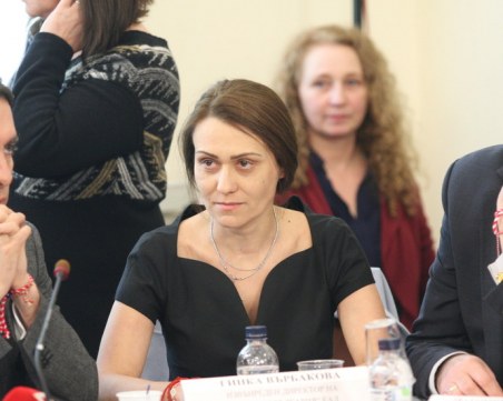 Службите за сигурност следели процеса около ЧЕЗ още от 2010 година