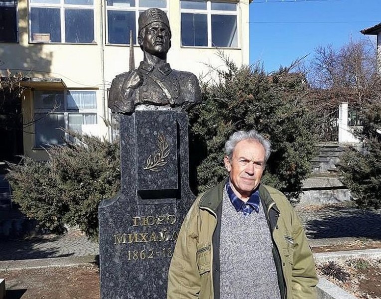 Пловдивски бизнесмен вдигна паметник на Гюро Михайлов