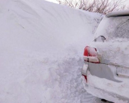 20-годишни младежи бяха спасени, след като навлезли в забранен пътен участък
