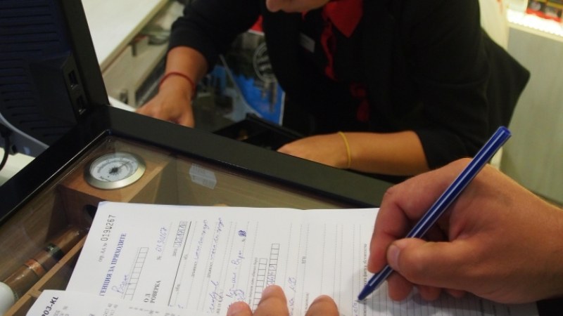 Пловдивски данъчни запечатаха дърводелски цех, собствениците укривали данъци