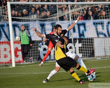 Момчета, пазете си дербито! Да броим голове, а не счупени глави!