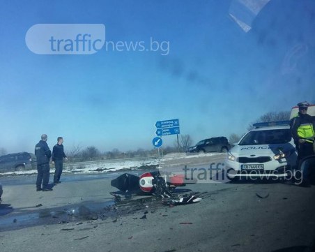 Тежко е състоянието на моториста, който катастрофира на Околовръстното на Пловдив