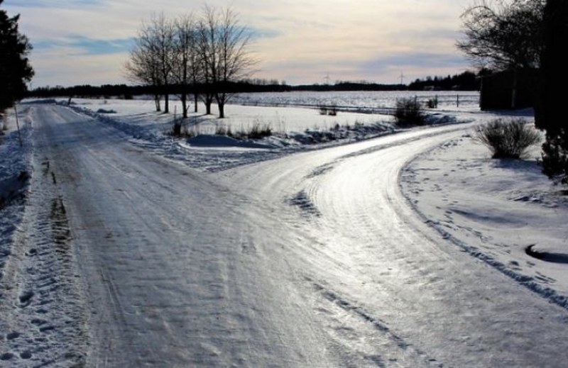 Опасност от поледици! АПИ предупреждава да бъдем внимателни