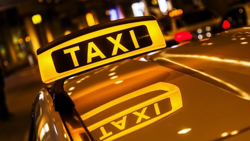 След пиянска нощ: Мъж плати над 1500 долара за такси