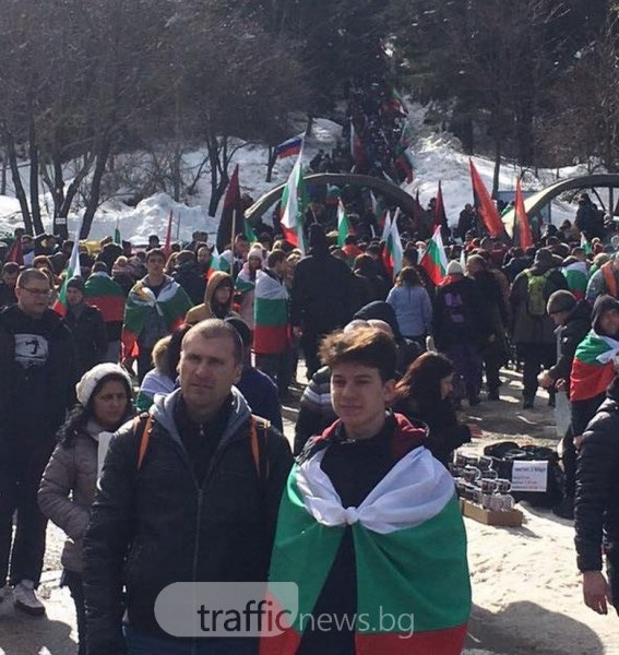 Връх Шипка сниман от високо! Хиляди се поклониха пред героите ВИДЕО