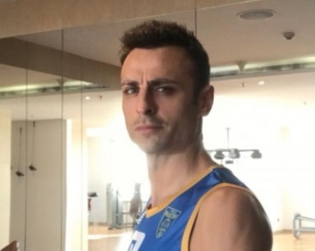 Бербатов си тръгна със скандал от Индия, обиди треньора си
