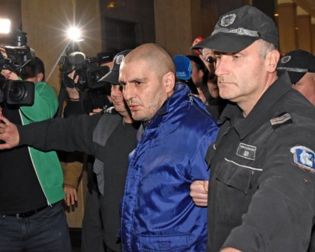 Бащата на държаните в плен деца призна за убийството на дядо им