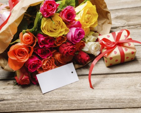 Две красиви имена имат повод да почерпят днес