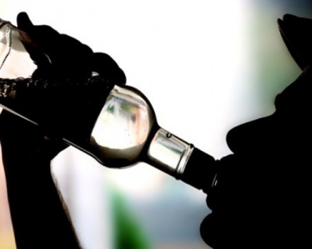 Мъртвопияни пловдивчани взеха булевард за тротоар, скочиха и срещу полицаи