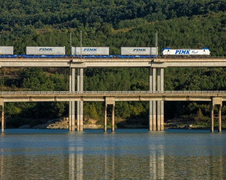 Пуснаха втори курс на влака на 