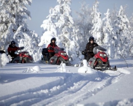 Турист се загуби извън ски зоната в Банско! Спасиха го с моторни шейни