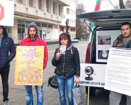 Учителка, обвинена в побой над дете: Без вина ме изкараха изверг!