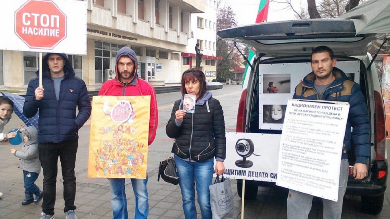 Учителка, обвинена в побой над дете: Без вина ме изкараха изверг!