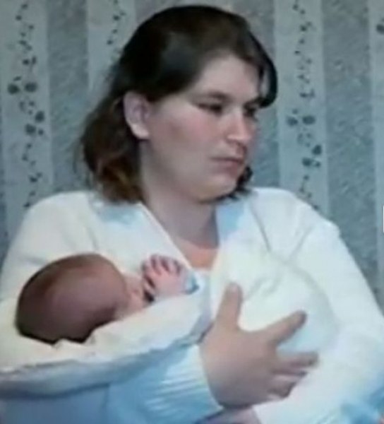 26-годишна майка осъди държавата и върна трите си деца