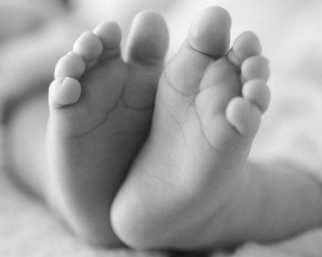 16-годишна задуши бебето си, напъха трупа в хладилник