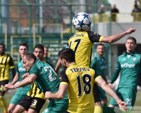 Ботев си поигра с Бистришките тигри за 3:0 в Коматево ВИДЕО