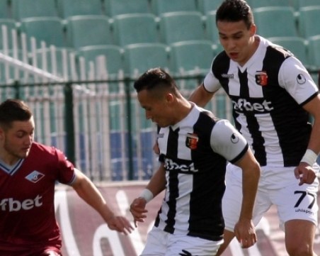 Септември приземи Локо в София, вторият гол падна след засада