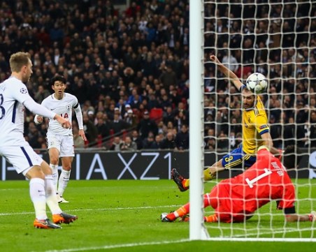 Ювентус нокаутира Тотнъм за 3 минути и е на четвъртфинал