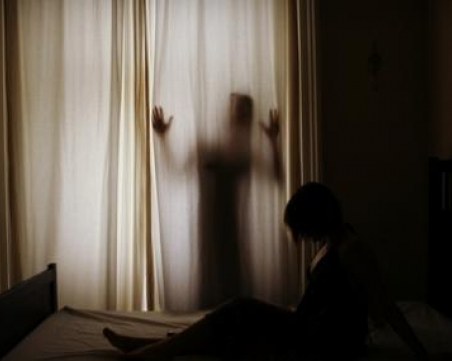 22-годишен мъж се хвърли от прозорец на хотел! Гонили го тъмни сили