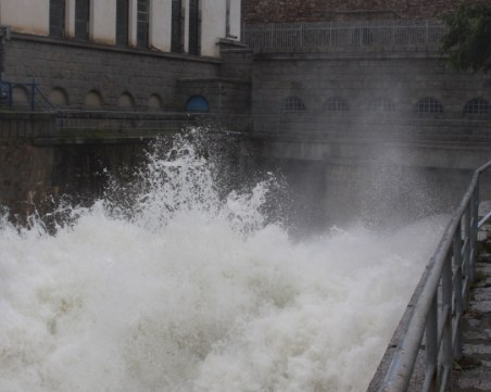 След спешно съвещание  - ситуацията с язовирите в страната е под контрол