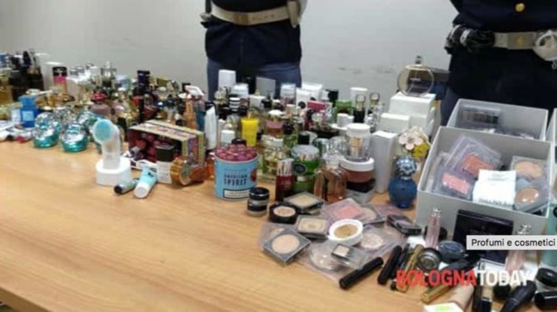 Арестуваха българка за кражба на козметика за над 60 бона от летище