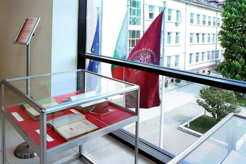 Френското правителството отпуска стипендии на студенти от МУ-Пловдив