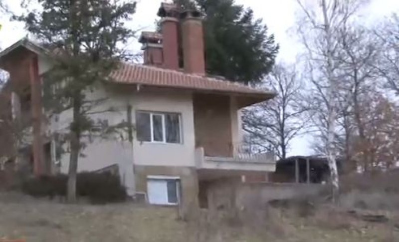 На съд отива 16-годишната майка, удушила бебето си