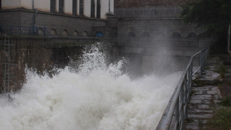 След спешно съвещание  - ситуацията с язовирите в страната е под контрол
