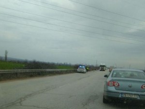 Моторист се вряза в камион край Пловдив
