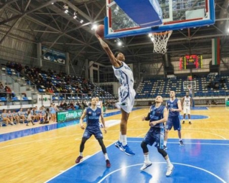 Академик Бултекс 99 със загуба, но с шанс за 3-то място в Балканската лига