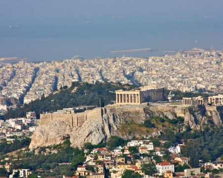 Близък до Ердоган: Турският флаг отново ще се вее над Атина