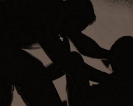 Мъж нападна 26-годишна жена на Пазарджишко и я ограби