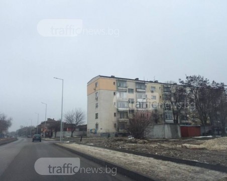 Няма край на ремонта на Коматевско! Тротоарите все още са мираж СНИМКИ